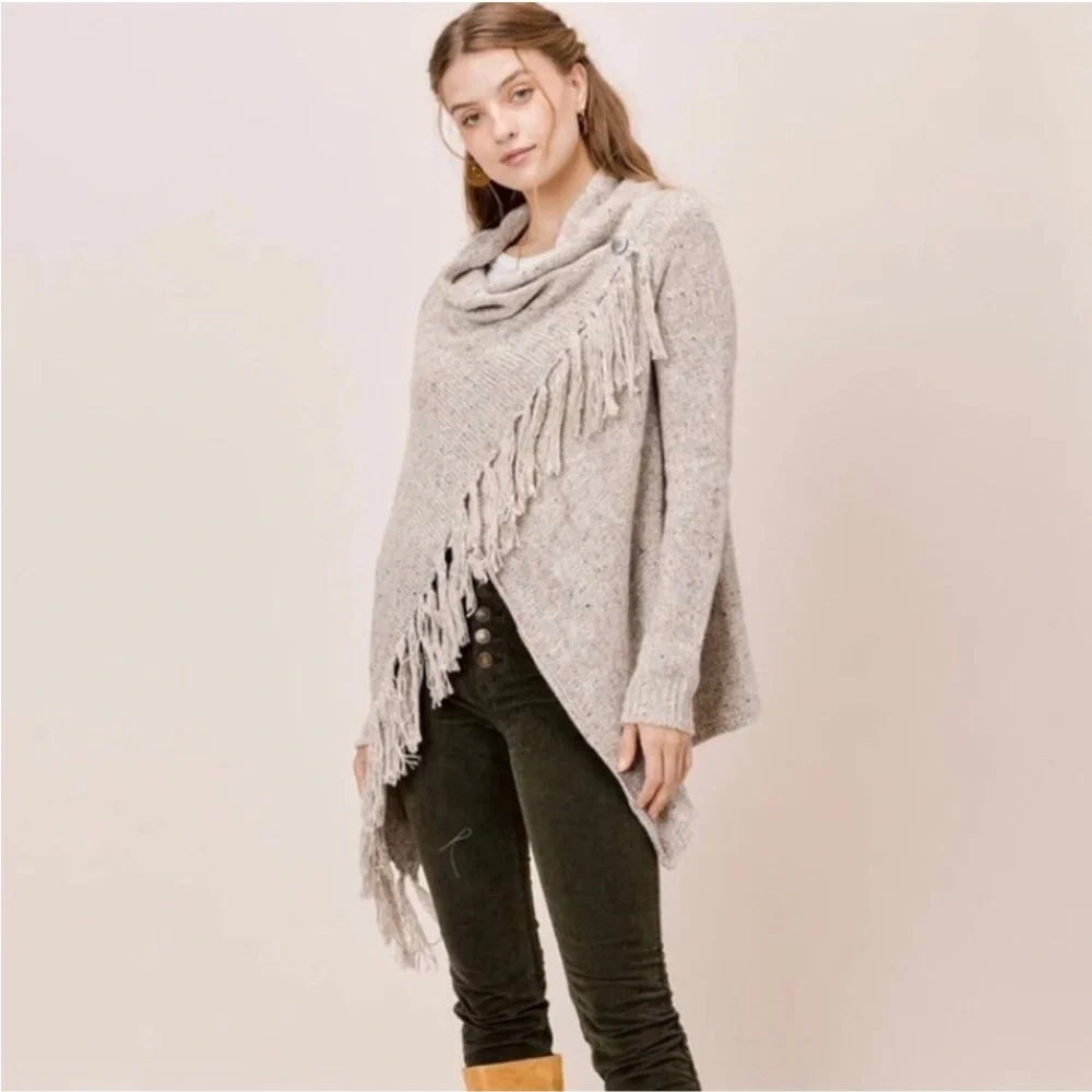 Lovestitch Vici Poncho Style Sweater Wrap - Picture 4 of 6